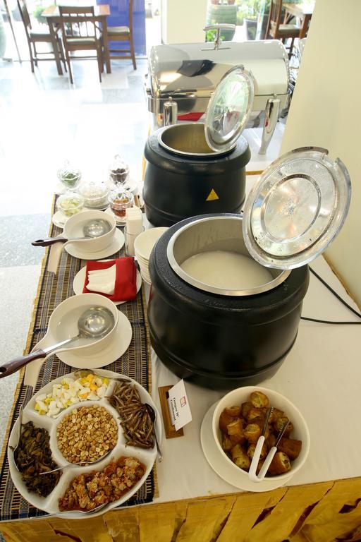 Hotel Shwe Htee ,