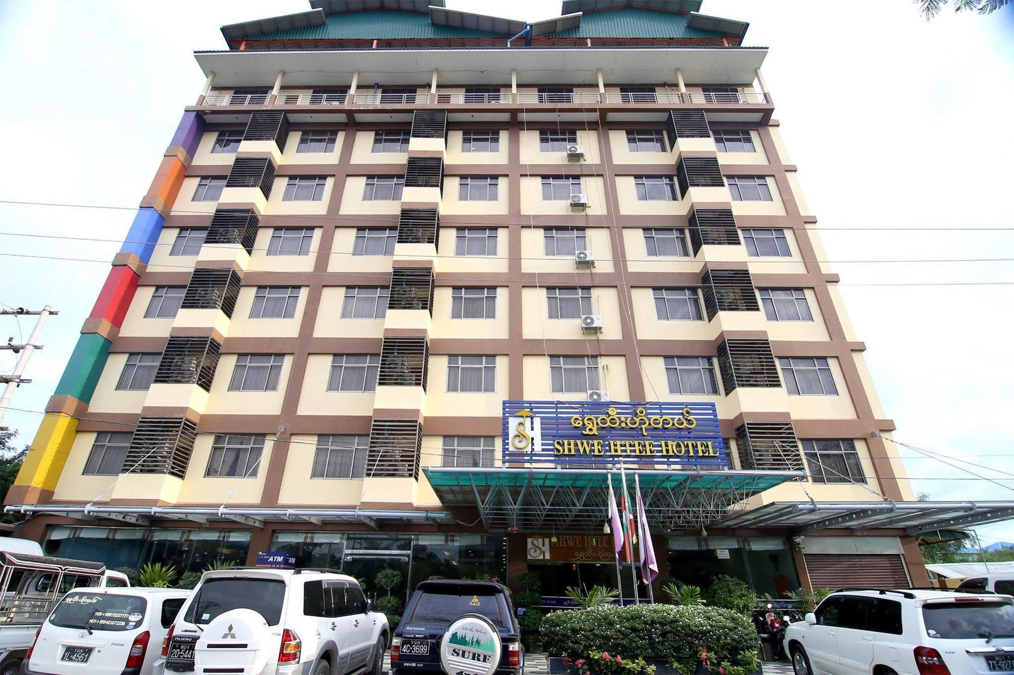 Shwe Htee , Hotel Mandalay