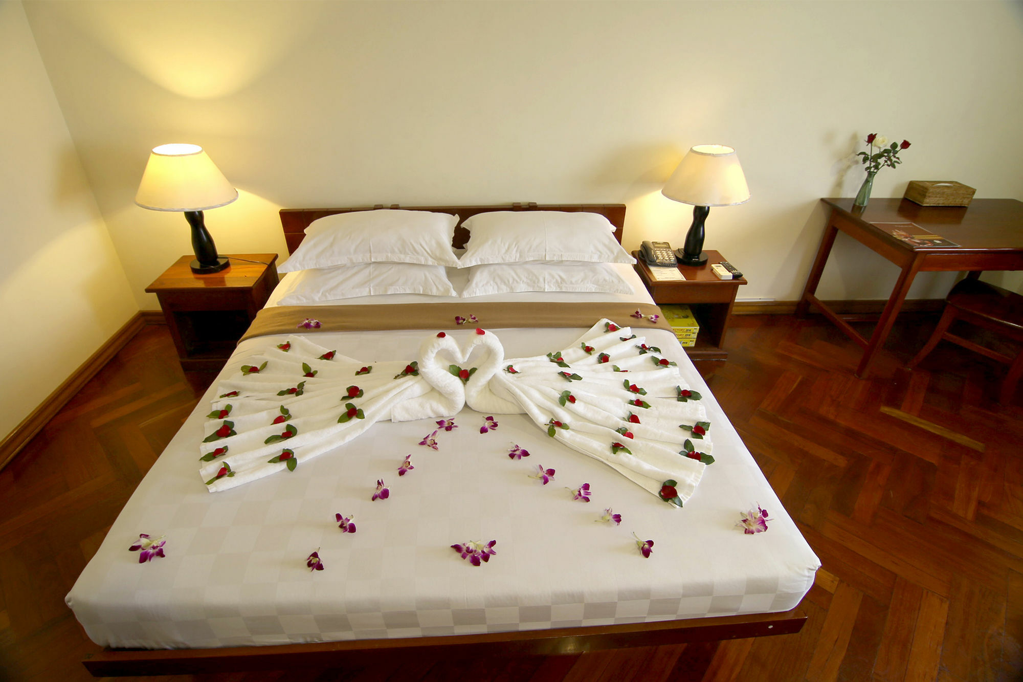 Shwe Htee , Hotel