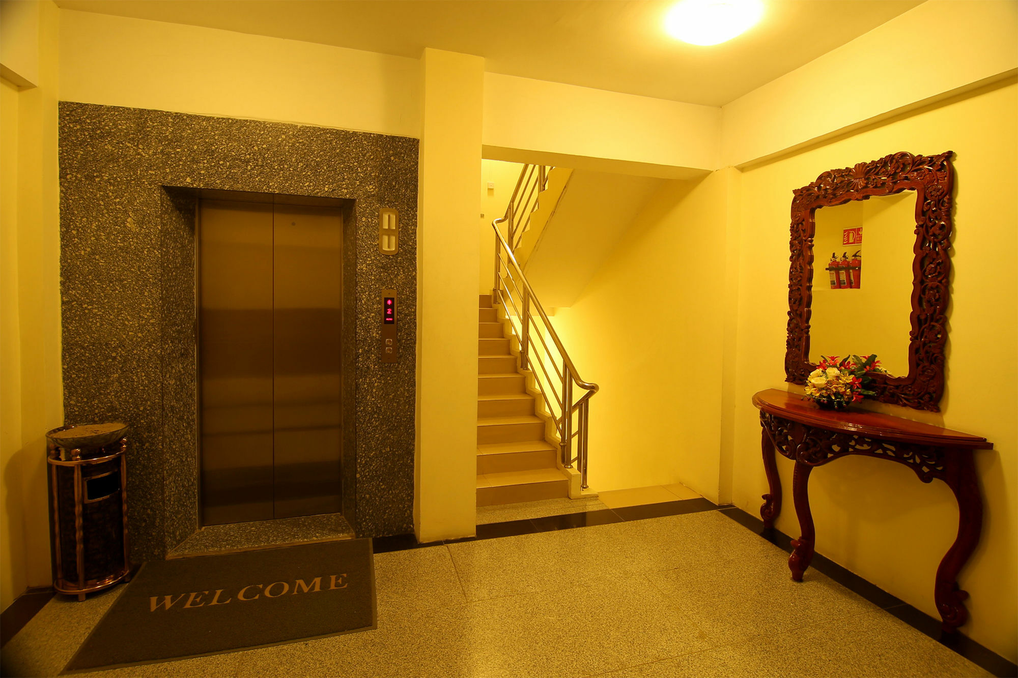 Shwe Htee , Hotel 3*