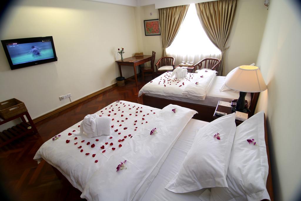Shwe Htee , Hotel 3*